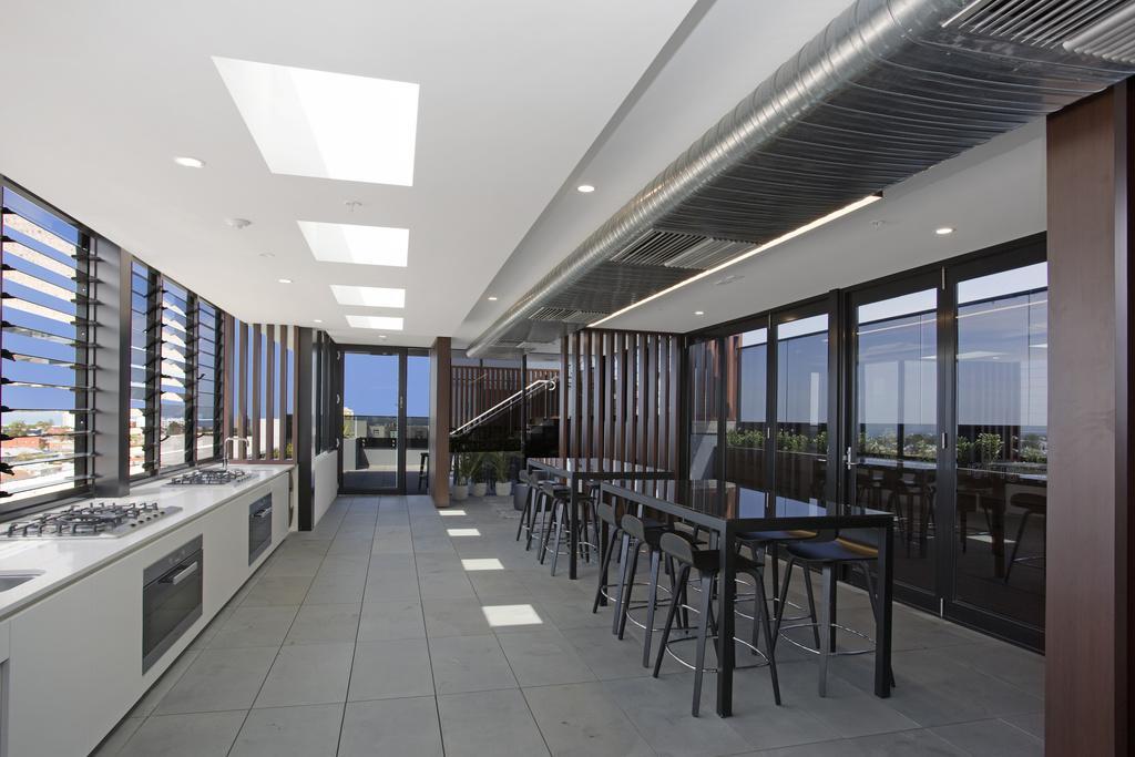 ☆ Heart Of St Kilda ☆ Infinity Pool+Parking+Wifi Apartment Melbourne Luaran gambar